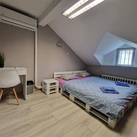 Lambo'S Corner Varna - Guest Rooms Exterior photo