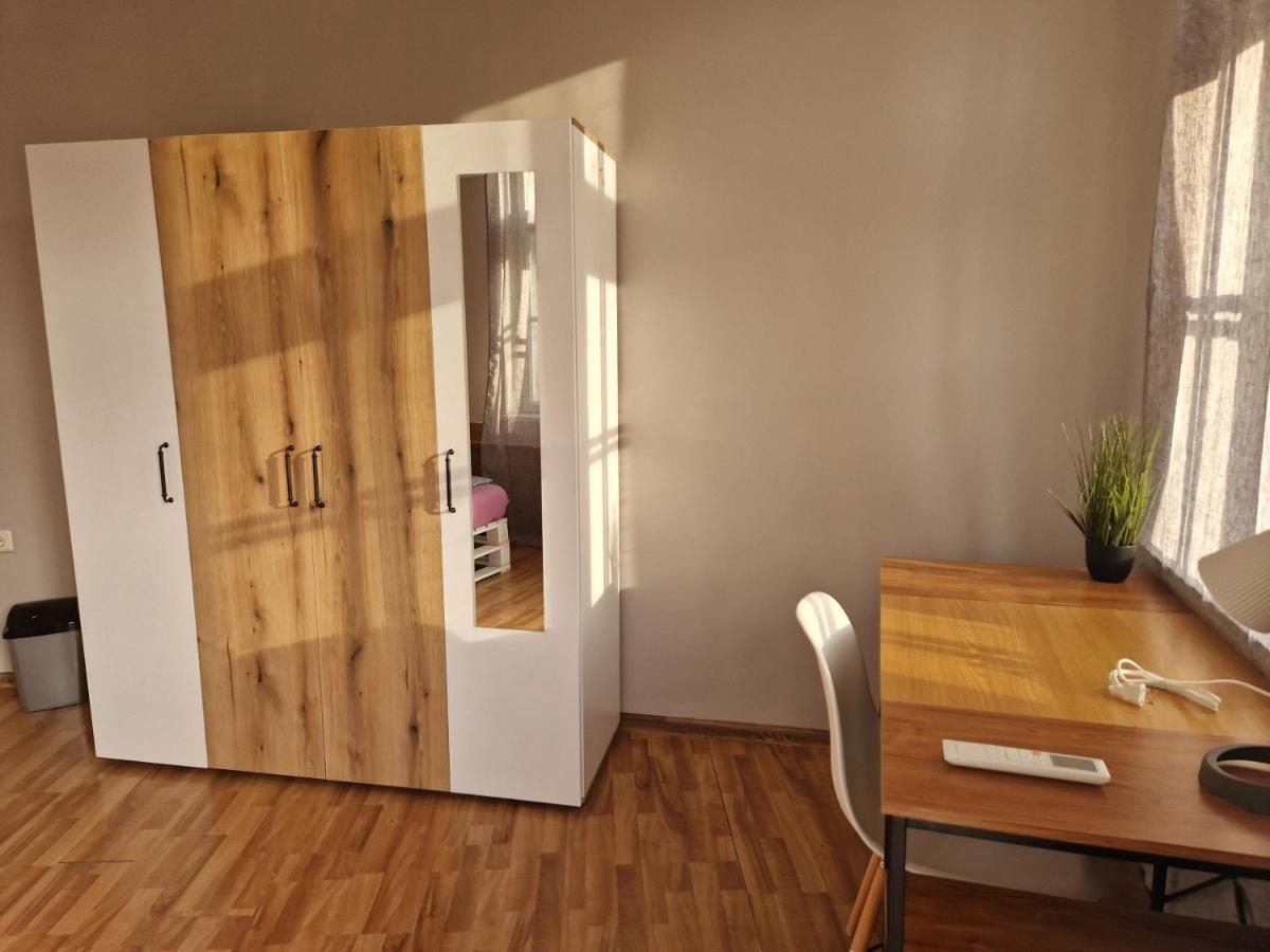 Lambo'S Corner Varna - Guest Rooms Exterior photo